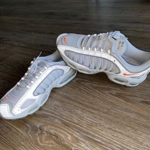 Nike Airmax Tailwind Size 10.5